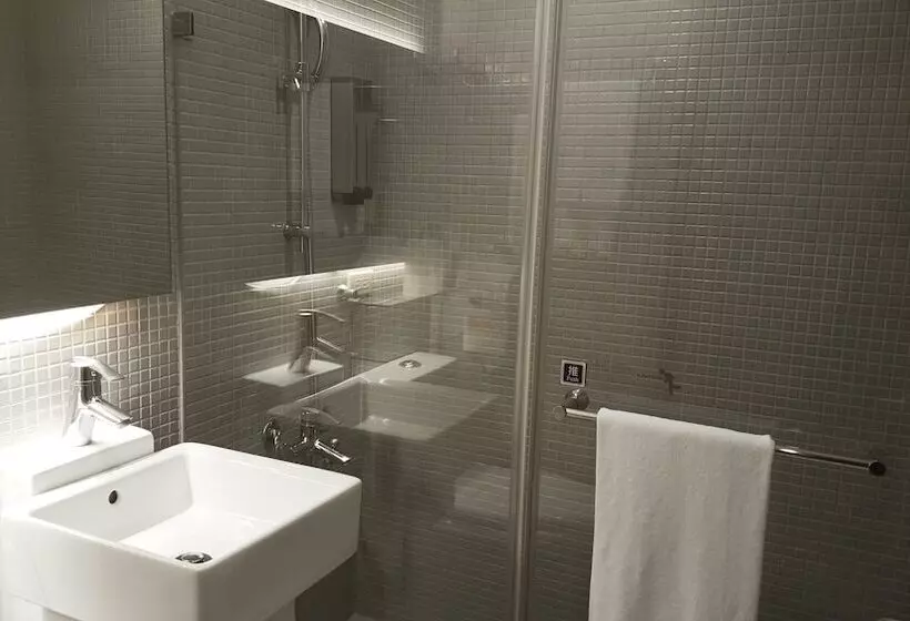 Fotos del hotel The Riverside Hotel International:  21