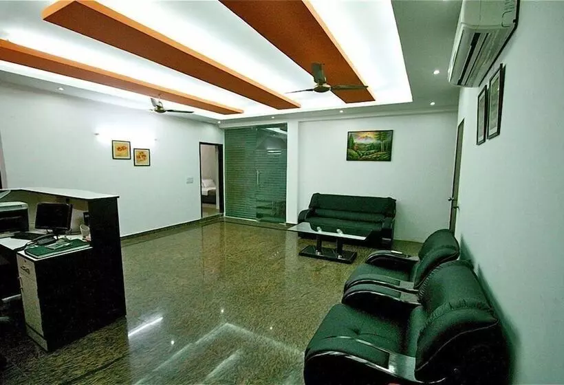 Fotos del hotel Vm Residency:  6