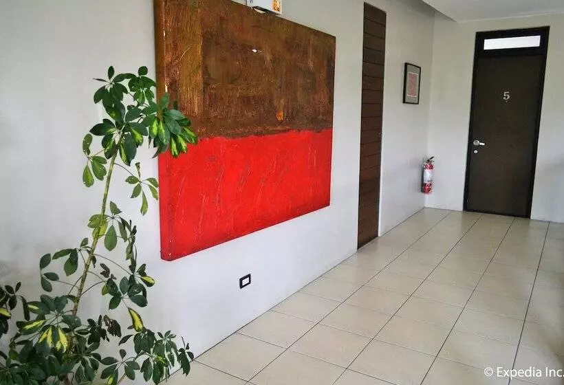 Fotos del hotel 8 Suites By Fat Jimmy's:  3