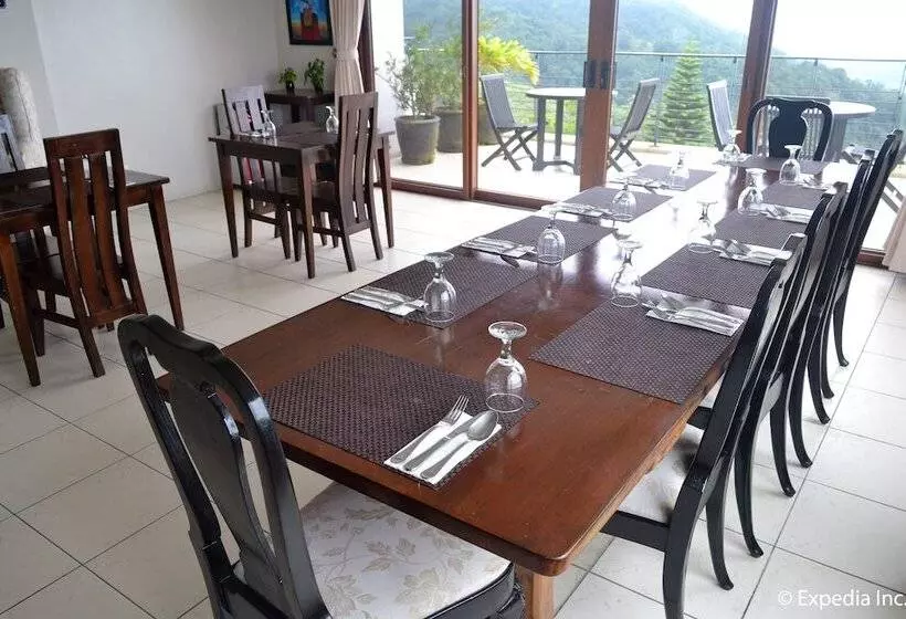 Fotos del hotel 8 Suites By Fat Jimmy's:  4