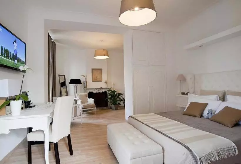 Fotos del hotel Guest House Iulia:  2