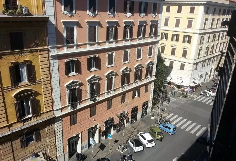 Fotos del hotel Guest House Iulia:  7