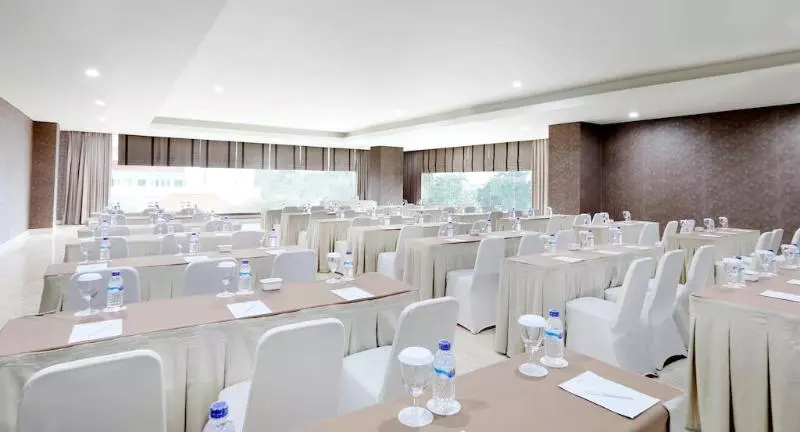 Fotos del hotel Santika Premiere Gubeng Surabaya:  7