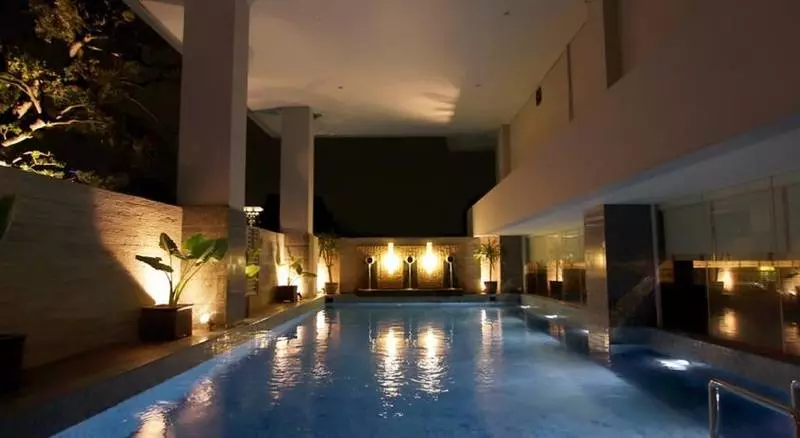 Fotos del hotel Santika Premiere Gubeng Surabaya:  2