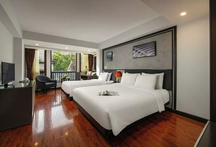 Fotos del hotel Golden Sun Suites:  12