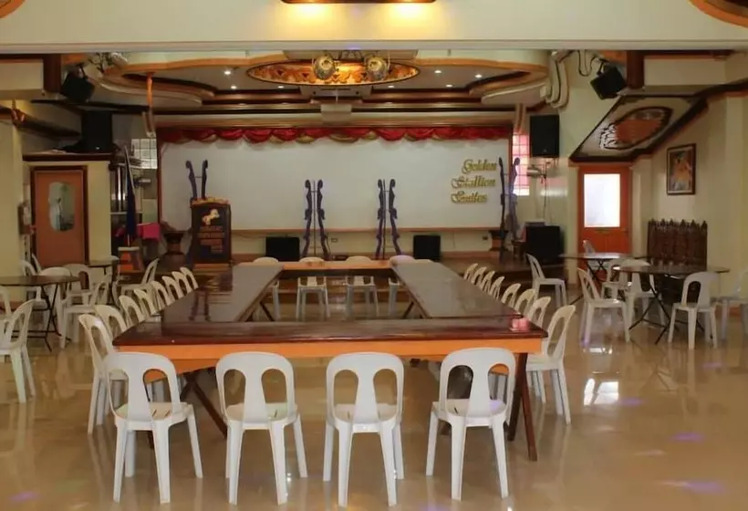 Fotos del hotel Golden Stallion Suites:  7