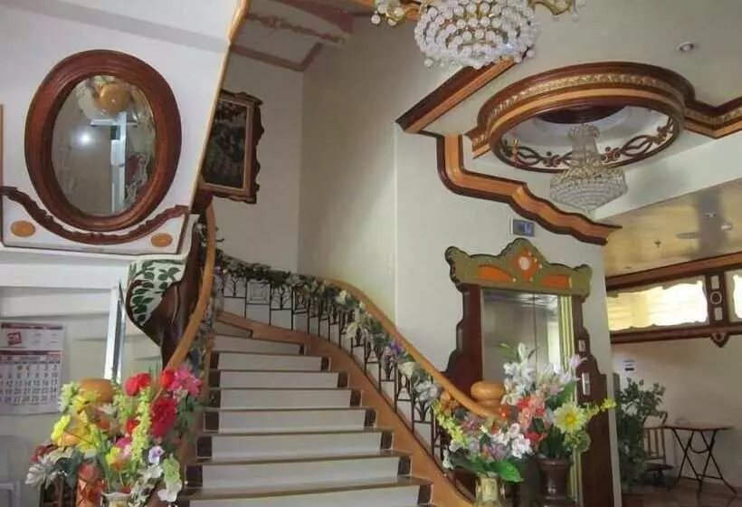 Fotos del hotel Golden Stallion Suites:  2