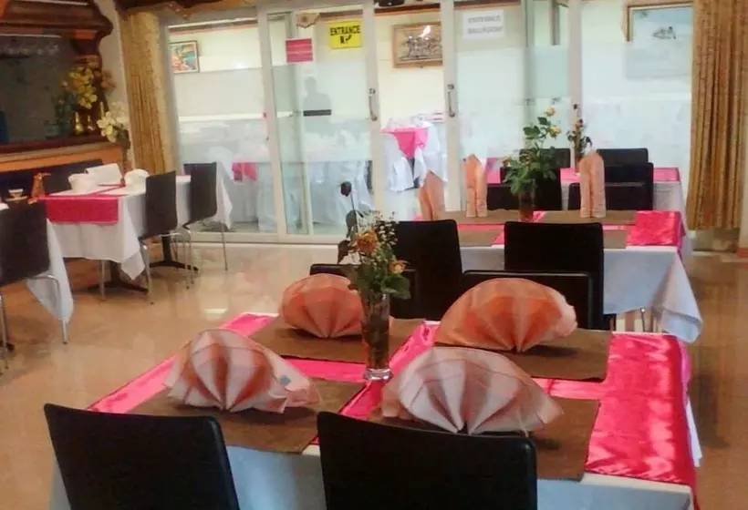 Fotos del hotel Golden Stallion Suites:  3