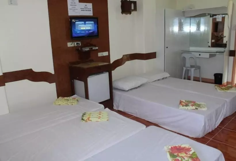 Fotos del hotel Golden Stallion Suites:  5