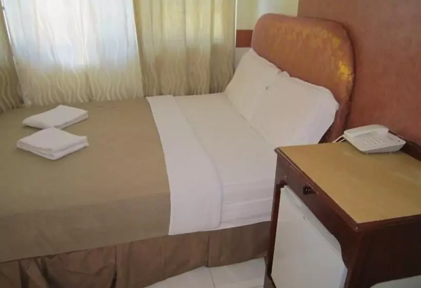 Fotos del hotel Golden Stallion Suites:  12