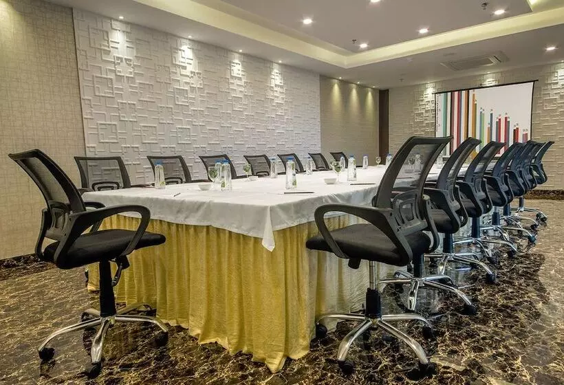 Fotos del hotel The Fern Residency Kolkata:  8