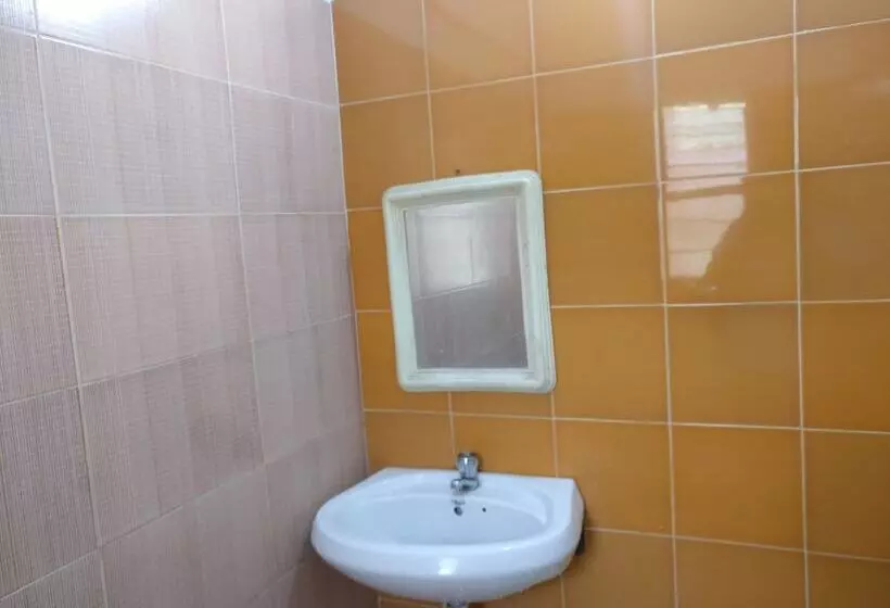 Fotos del hotel Hmr Royal Inn:  5