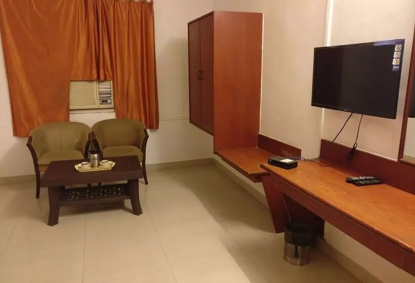 Fotos del hotel Hmr Royal Inn:  20