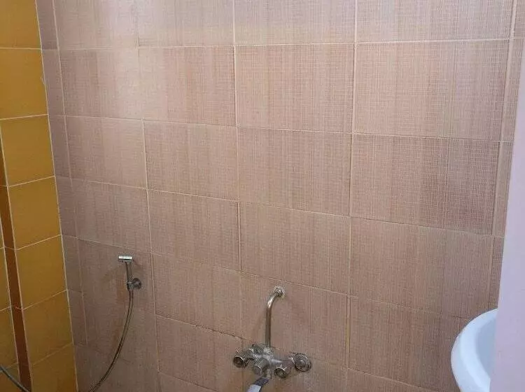 Fotos del hotel Hmr Royal Inn:  9