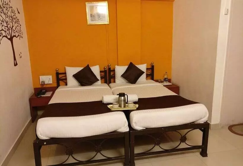 Fotos del hotel Hmr Royal Inn:  17