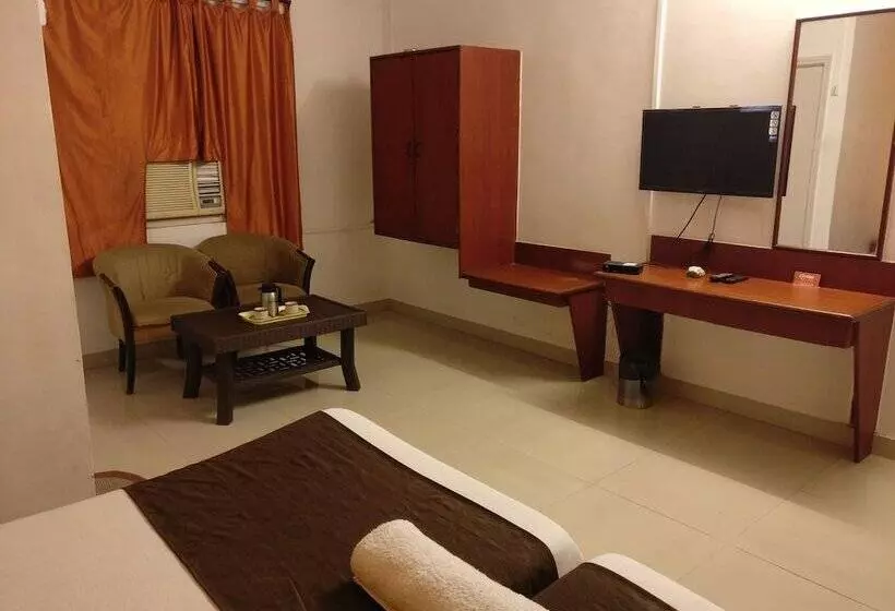 Fotos del hotel Hmr Royal Inn:  23