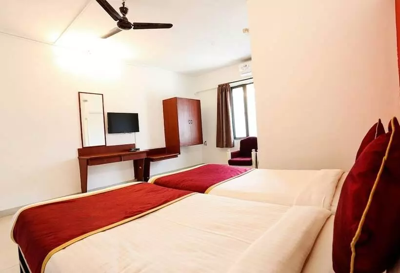 Fotos del hotel Hmr Royal Inn:  19