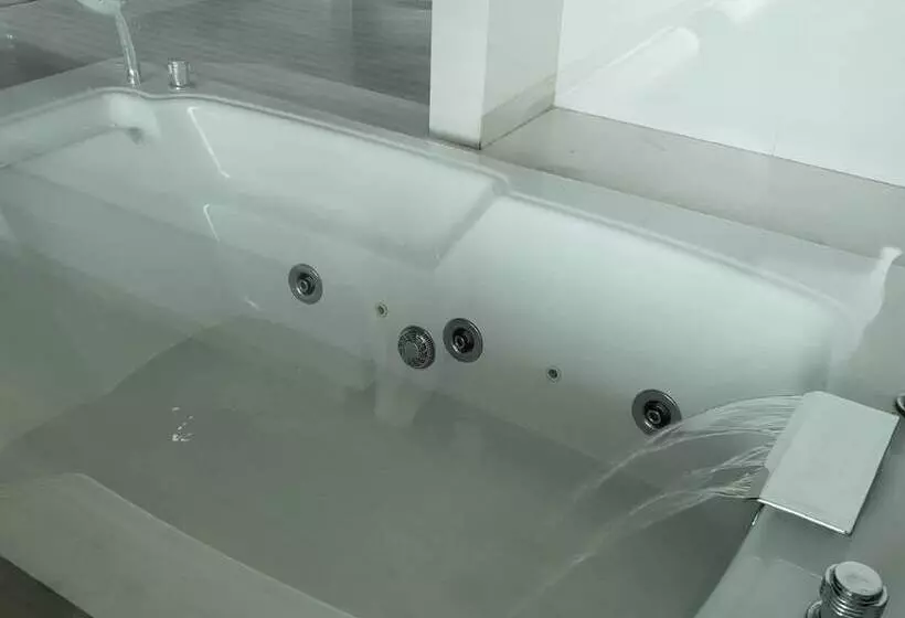 Fotos del hotel The Beverly Hills:  25