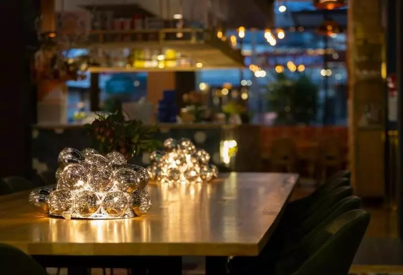 Fotos del hotel East Hotel And Apartments:  12