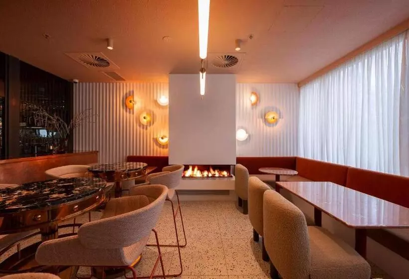 Fotos del hotel East Hotel And Apartments:  2