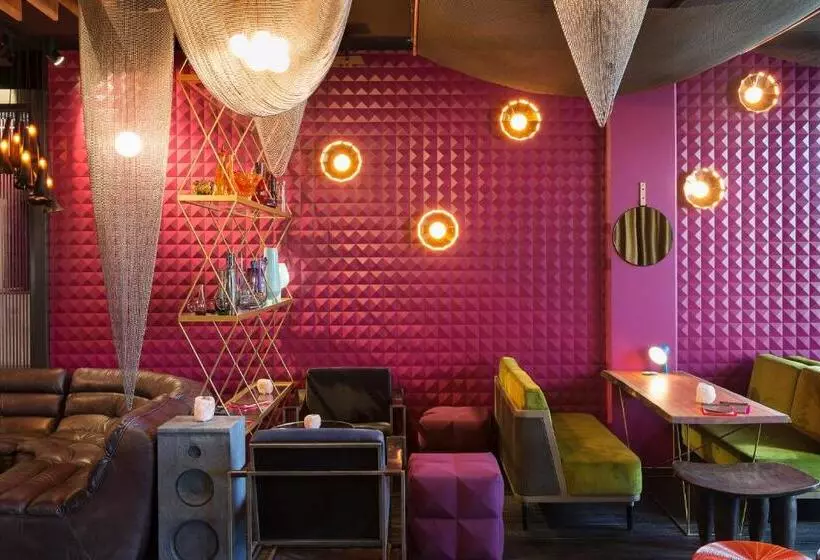 Fotos del hotel East Hotel And Apartments:  4