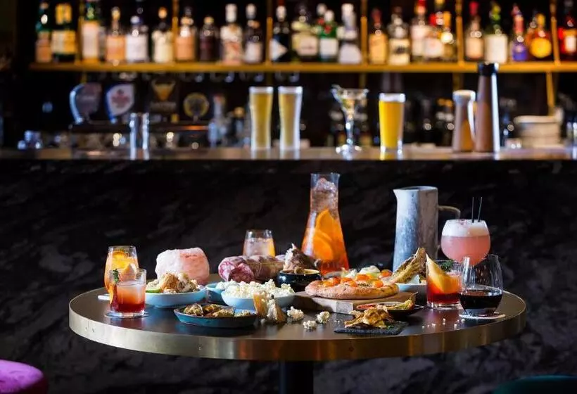 Fotos del hotel East Hotel And Apartments:  17