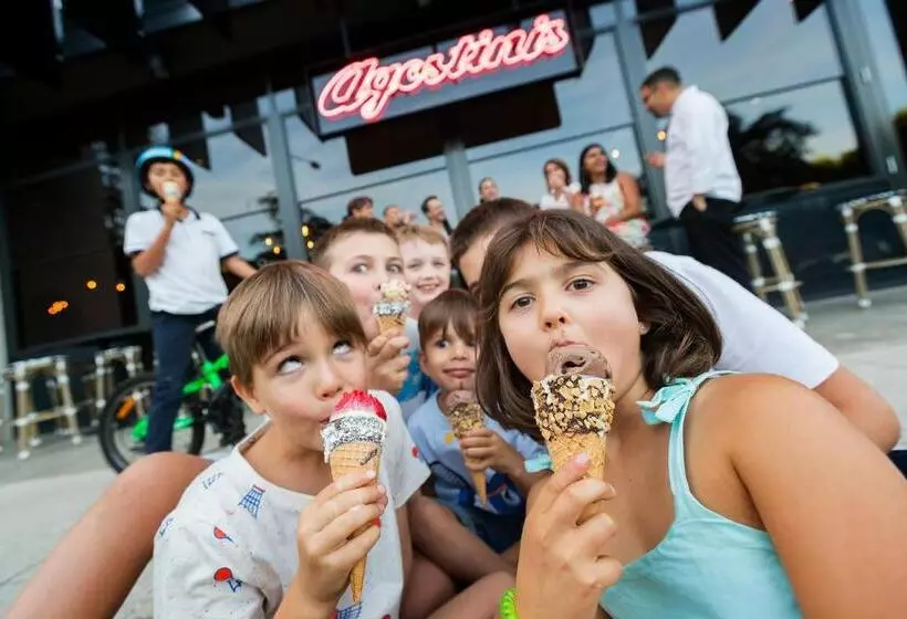 Fotos del hotel East Hotel And Apartments:  25