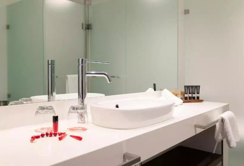 Fotos del hotel East Hotel And Apartments:  7