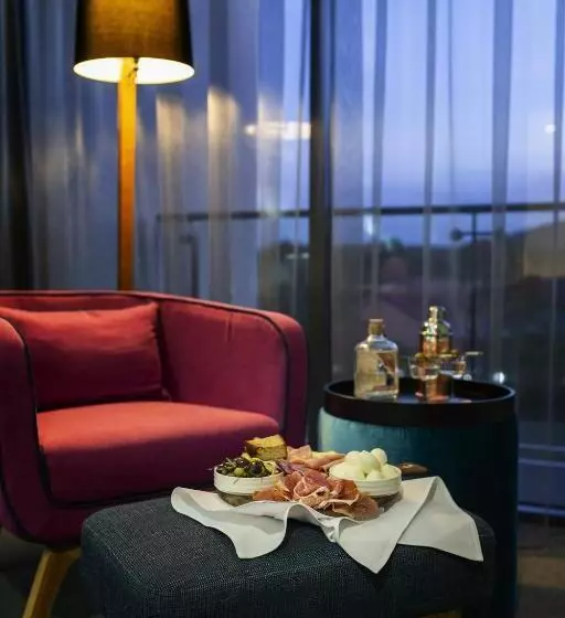 Fotos del hotel East Hotel And Apartments:  20