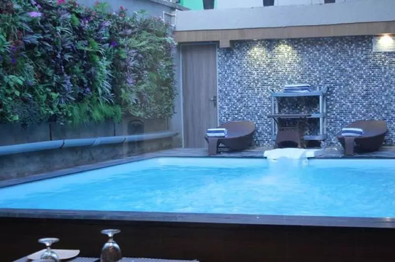 Fotos del hotel Edition O 30034 Flora Residency:  6