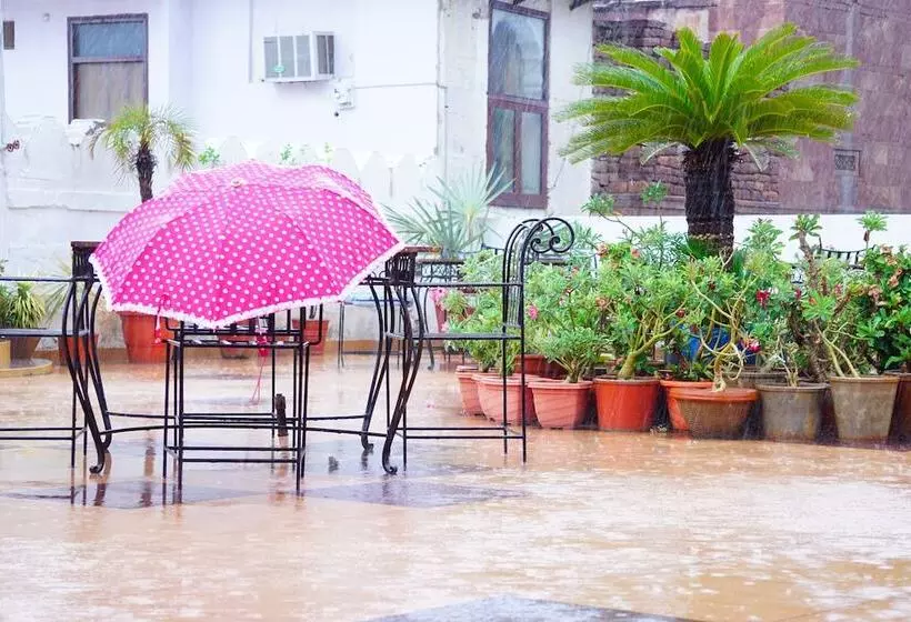 Fotos del hotel Nirvana Home:  11