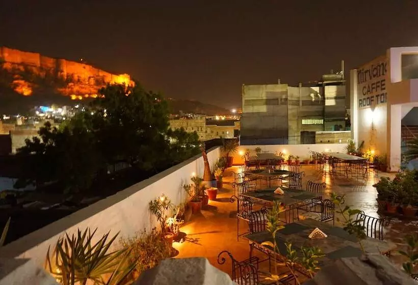 Fotos del hotel Nirvana Home:  5