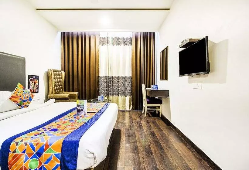 Fotos del hotel Fab Orbion Mall Road:  12