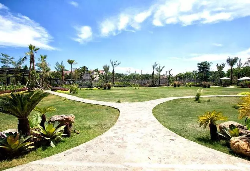 Fotos del hotel Maxones At Resort Makassar:  9