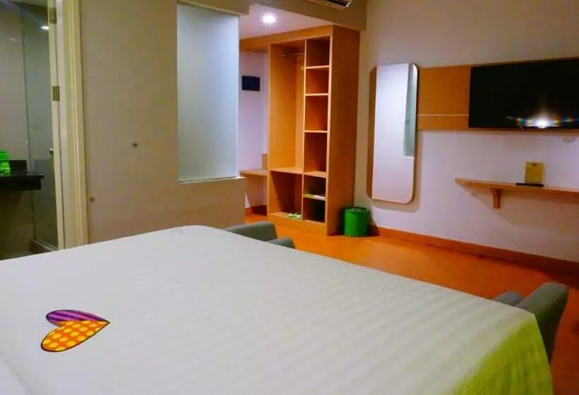 Fotos del hotel Maxones At Resort Makassar:  24