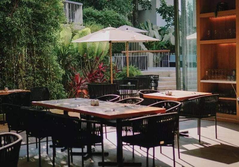 Fotos del hotel The Andaman Beach  Phuket Patong:  6