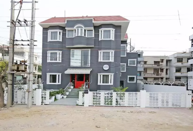 Fotos del hotel OYO Townhouse 017 HUDA City Center:  6