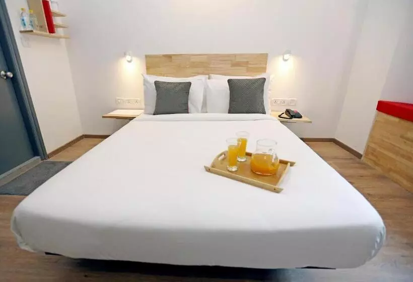 Fotos del hotel OYO Townhouse 017 HUDA City Center:  14