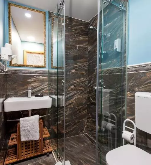 Fotos del hotel Captain S Guest House:  15