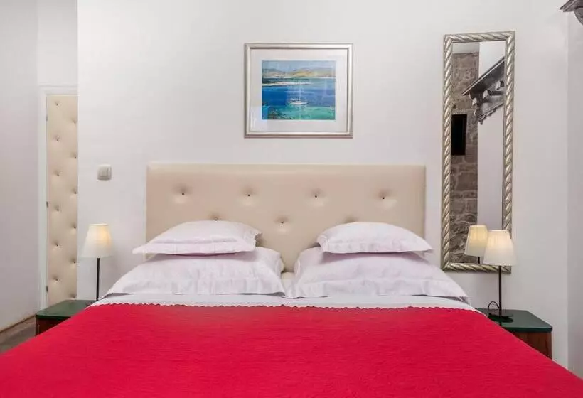 Fotos del hotel Captain S Guest House:  25