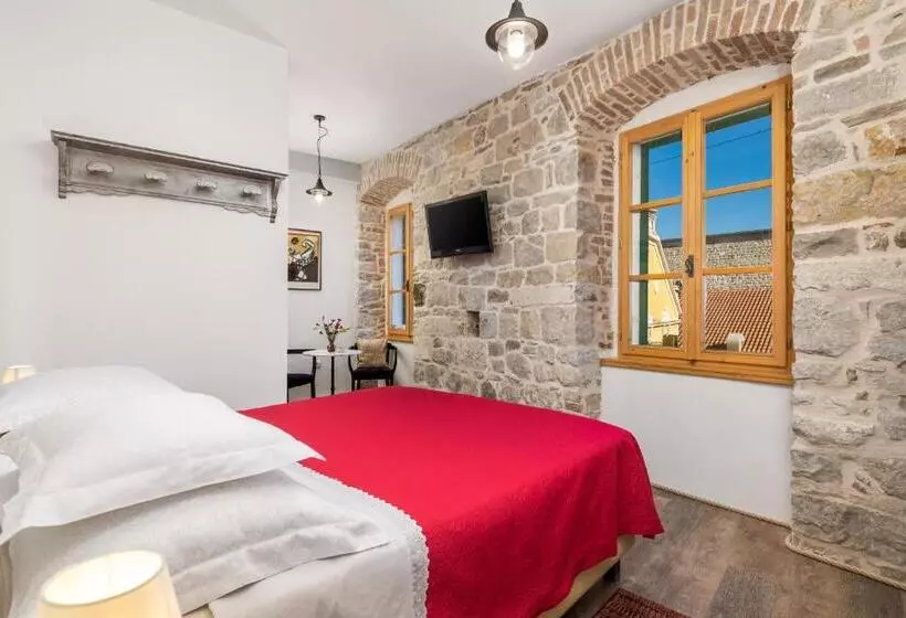 Fotos del hotel Captain S Guest House:  6