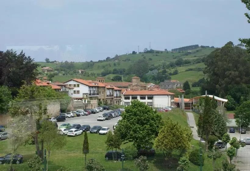 Fotos del hotel Colonial de Santillana:  18