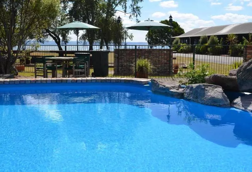 Fotos del hotel Cedarwood Lakeside:  2