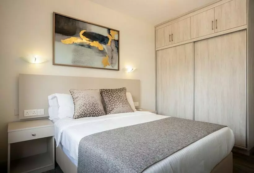 Yaya Hotel & Apartments