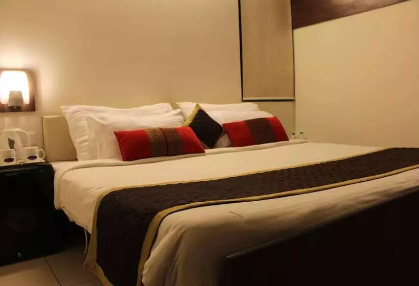 Fotos del hotel R K Palace:  13