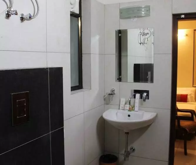 Fotos del hotel R K Palace:  12