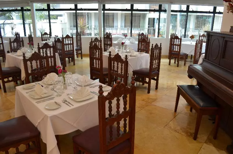 Fotos del hotel Miraflores Colon:  2