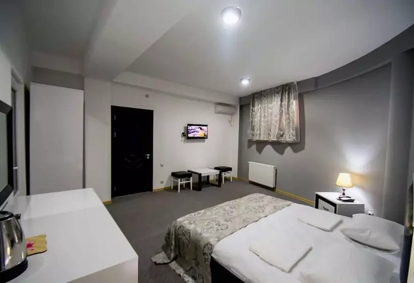 Fotos del hotel Batoni Near Airport:  11