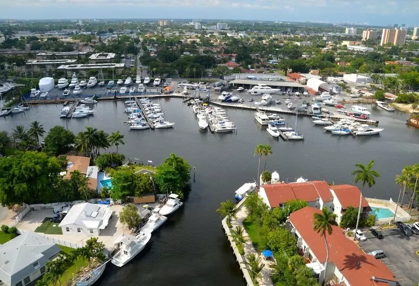 Fotos del hotel River Oaks Marina & Tower:  10