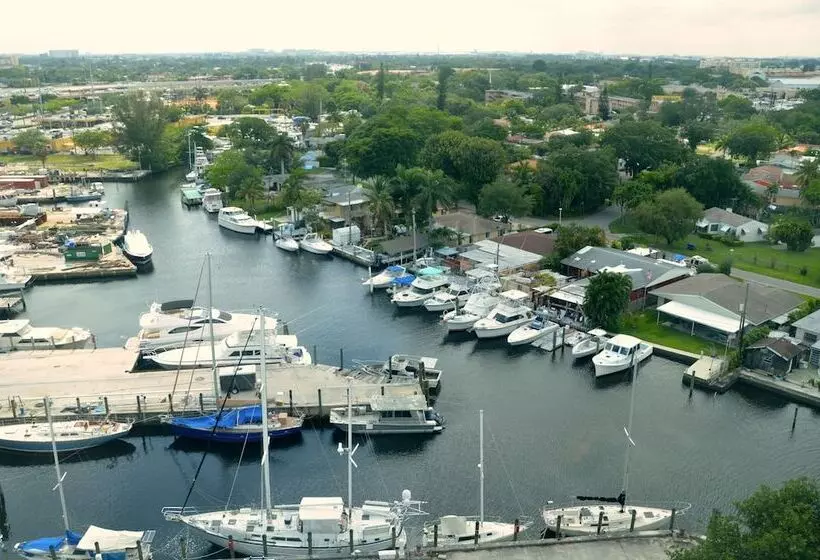 Fotos del hotel River Oaks Marina & Tower:  11